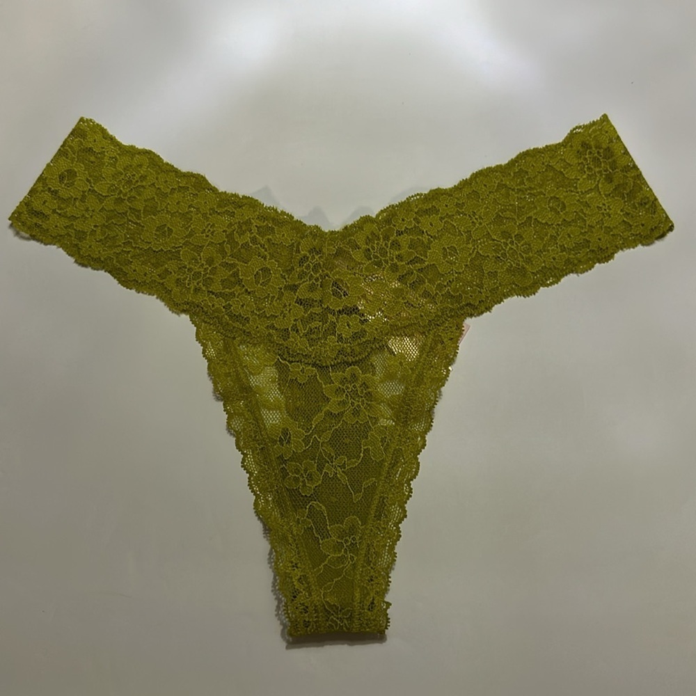โจ๐NWT Victoria's Secret Lace Thong Panty S/P - Chartreuse Green โจ๐ - Picture 14 of 16